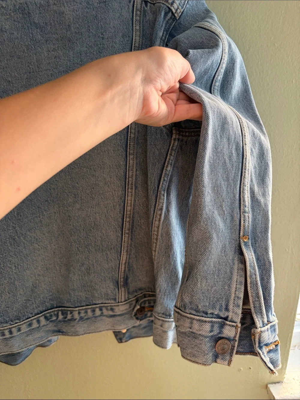 Levi’s Vintage Blue Denim Trucker Jacket - Classic Jean Jacket - Picture 14 of 15